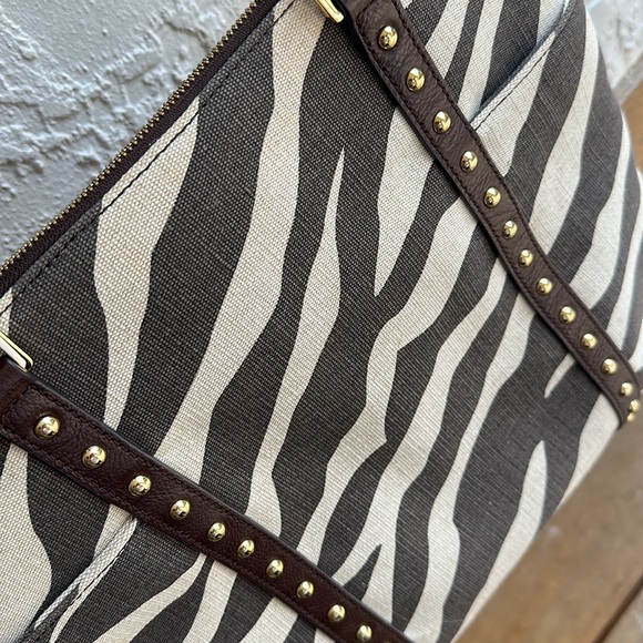 Michael Kors animal print zippered top tote - Picture 5 of 16